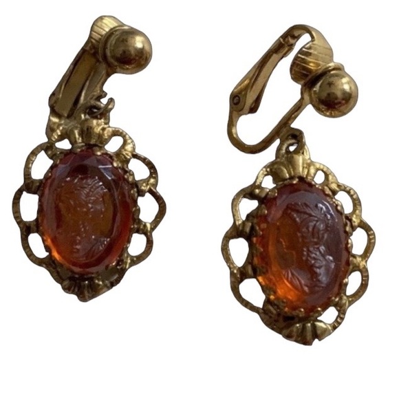 Vintage Estate Cameo Clip On Dangle Gold Tone Earrings Jewelry - Picture 1 of 5